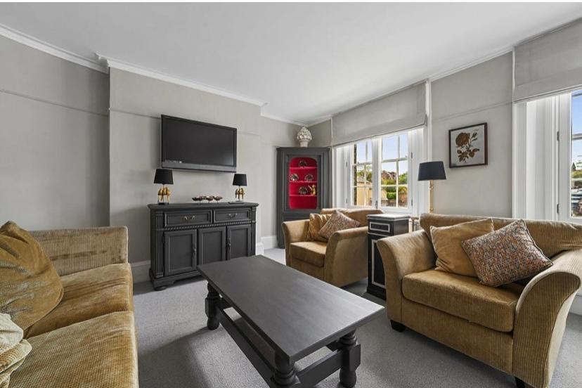 Bury St. Edmunds 119 Northgate St - Delightful One Bedroom Apartment With Fantastic Living Space מראה חיצוני תמונה