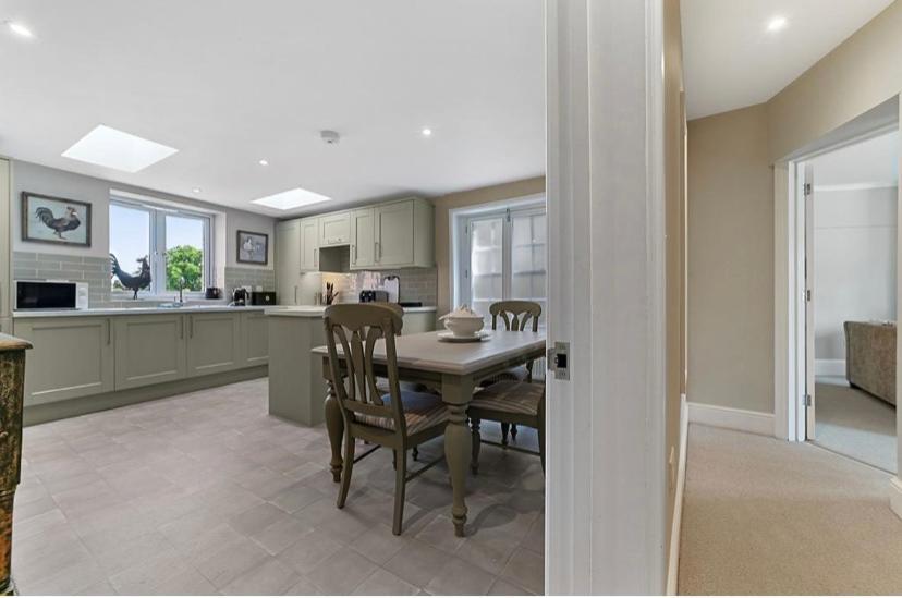 Bury St. Edmunds 119 Northgate St - Delightful One Bedroom Apartment With Fantastic Living Space מראה חיצוני תמונה