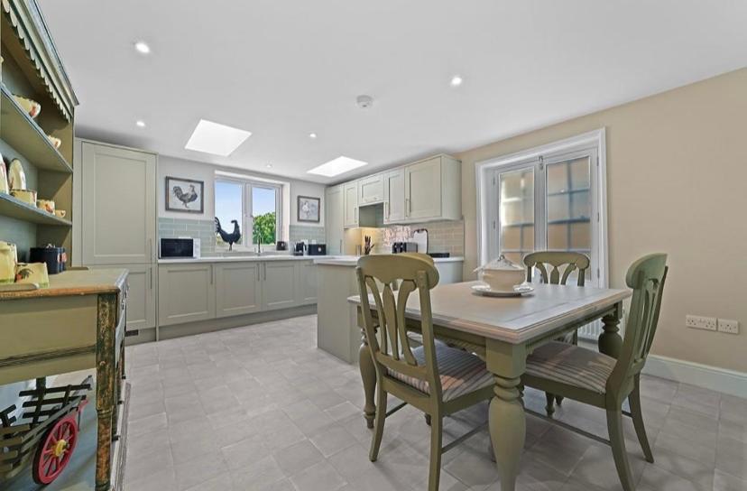Bury St. Edmunds 119 Northgate St - Delightful One Bedroom Apartment With Fantastic Living Space מראה חיצוני תמונה